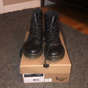 Women’s Dr marten boots